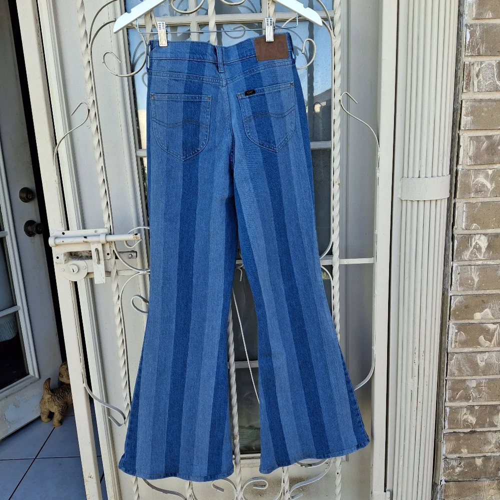 Lee Hits Of Blue Striped Flare High Rise Jeans  Women Size 26 - Picture 7 of 16